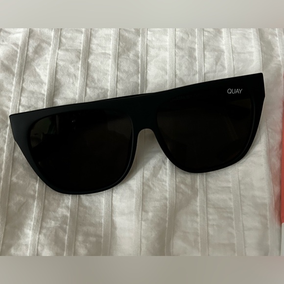 QUAY Drama by Day 55mm Sunglasses - Picture 4 of 5